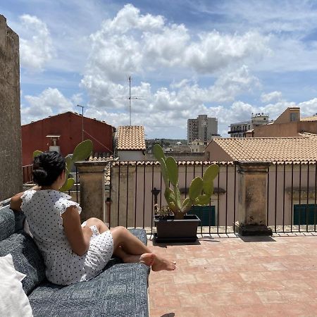 Appartamento Casa Al Teatro Noto Esterno foto