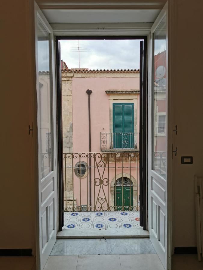 Appartamento Casa Al Teatro Noto Esterno foto