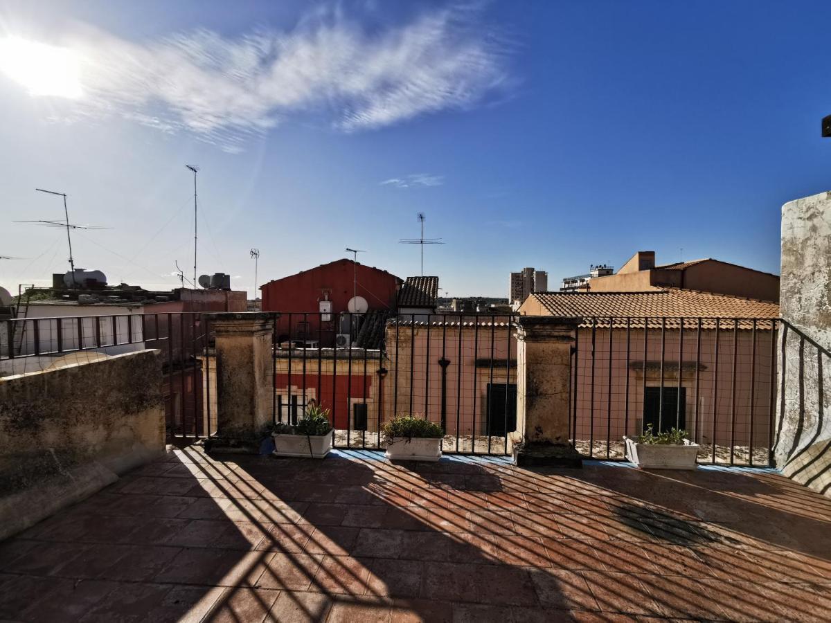 Appartamento Casa Al Teatro Noto Esterno foto