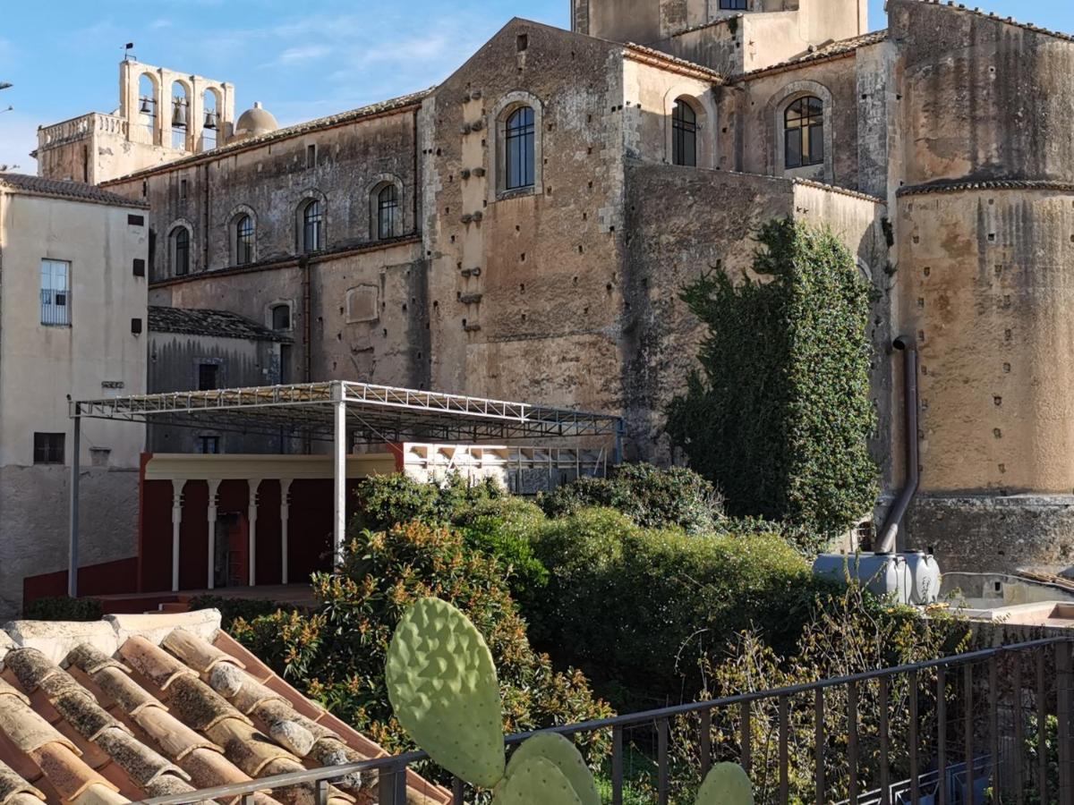 Appartamento Casa Al Teatro Noto Esterno foto