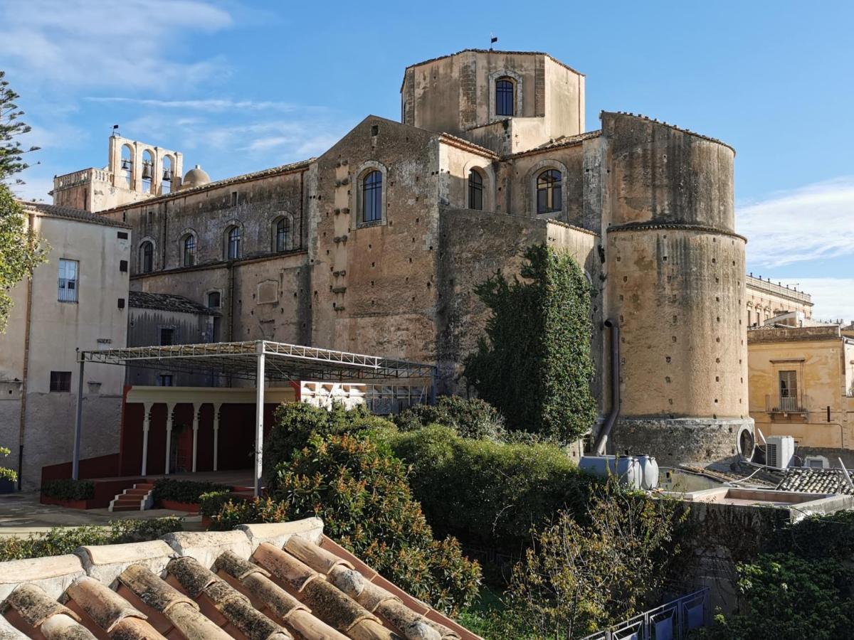 Appartamento Casa Al Teatro Noto Esterno foto