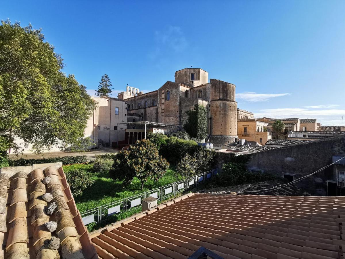 Appartamento Casa Al Teatro Noto Esterno foto