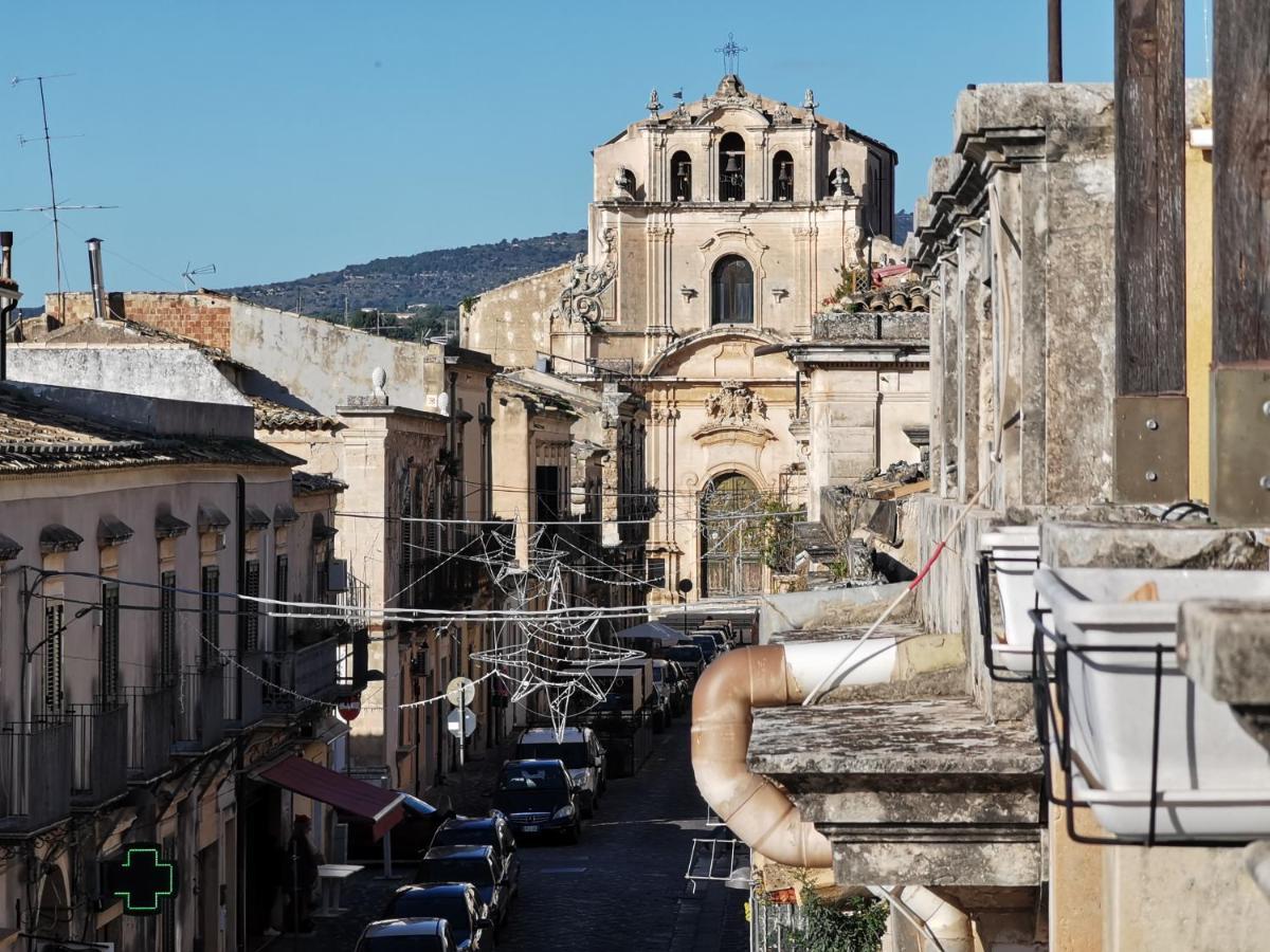 Appartamento Casa Al Teatro Noto Esterno foto