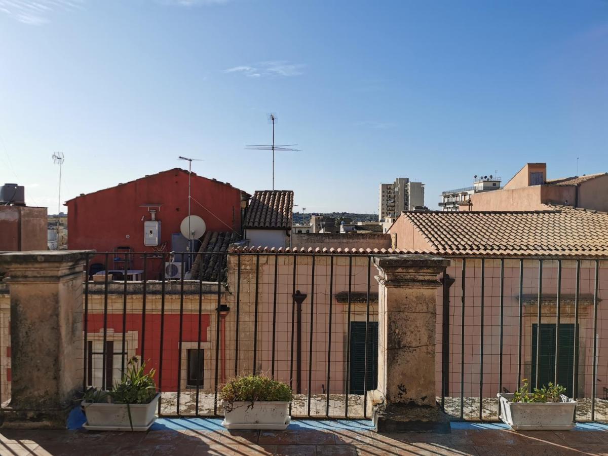 Appartamento Casa Al Teatro Noto Esterno foto